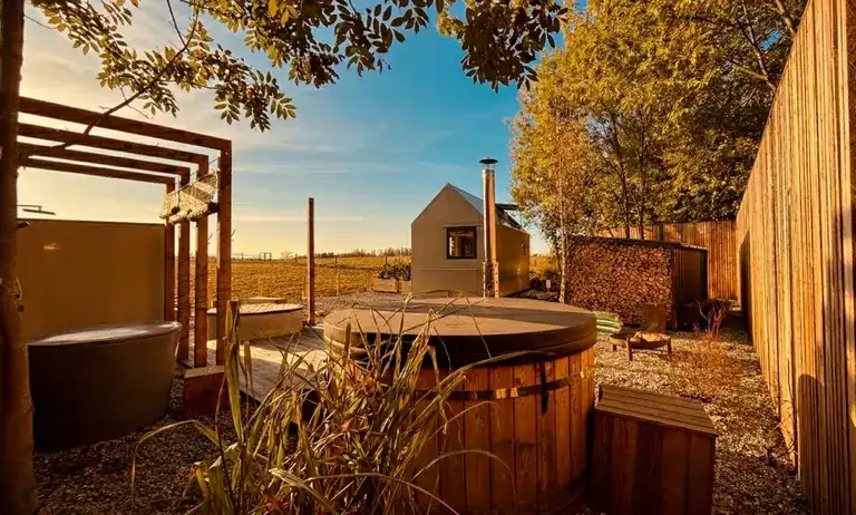 Johanka glamping area — hot tub, sauna and tiny house in summer